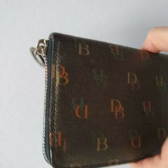 Dooney and Bourke Signature Large Wallet Fashion - Picture 9 of 10